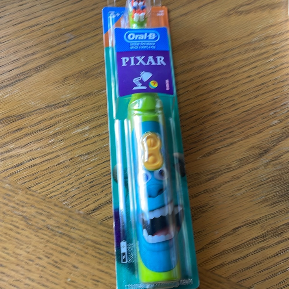 Sully Monsters Inc Disney Pixar Unisex Kids Battery Power Toothbrush Oral B NEW